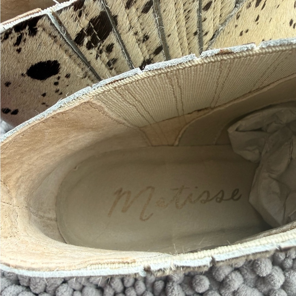 Matisse NWOT calf fur, white and dark brown. Made in Brazil 9M. In box. - Picture 12 of 15
